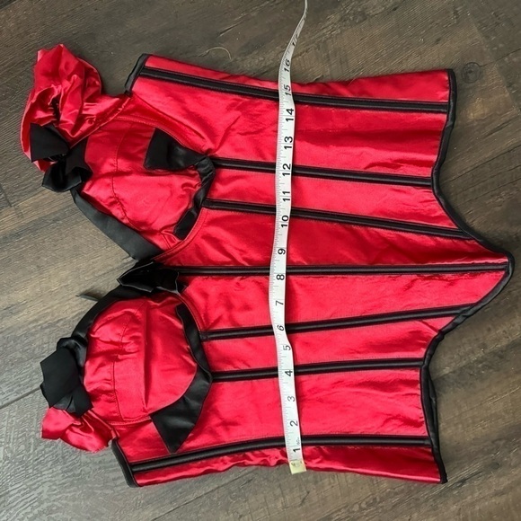 Red &  black gothic style boned corset with ribbon and frilly details M - Picture 5 of 6